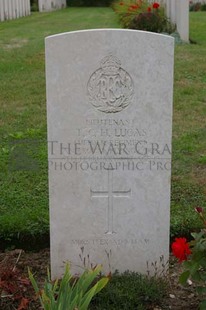 Perth Cemetery (China Wall) - Lucas, Thomas Charles Harvey